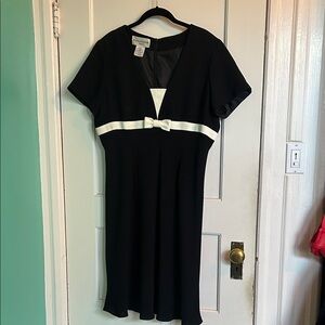 Evan Picone Black and White Midi Dress